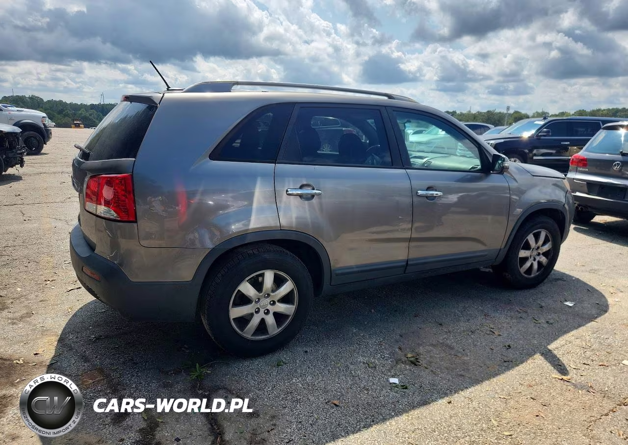 2013 Kia Sorento Lx VIN:5XYKT4A27DG311190 - 3