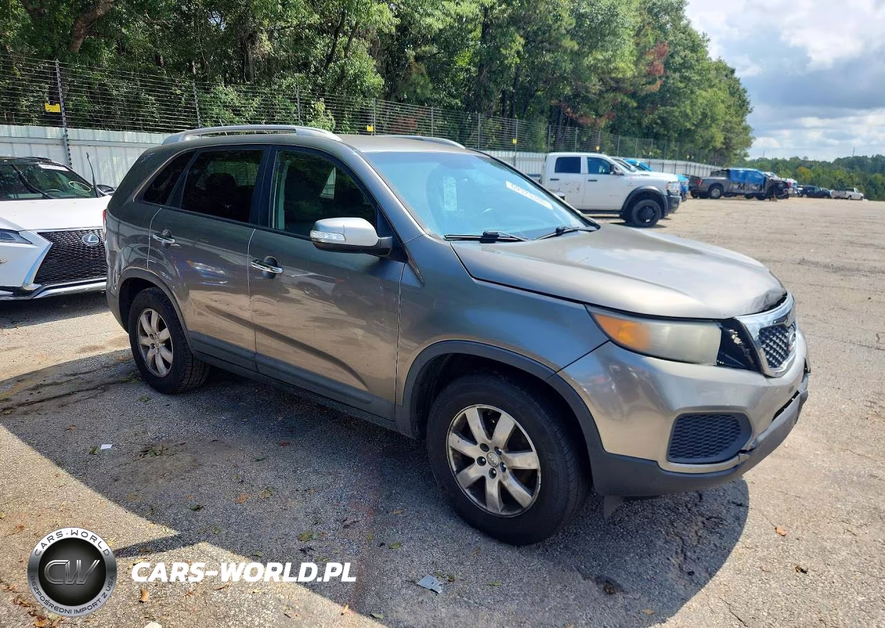 2013 Kia Sorento Lx VIN:5XYKT4A27DG311190 - 4