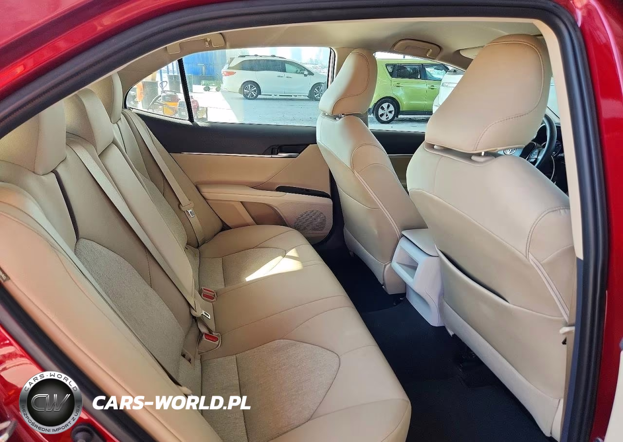 2019 Toyota Camry Le VIN:4T1B11HK6KU700615 - 10