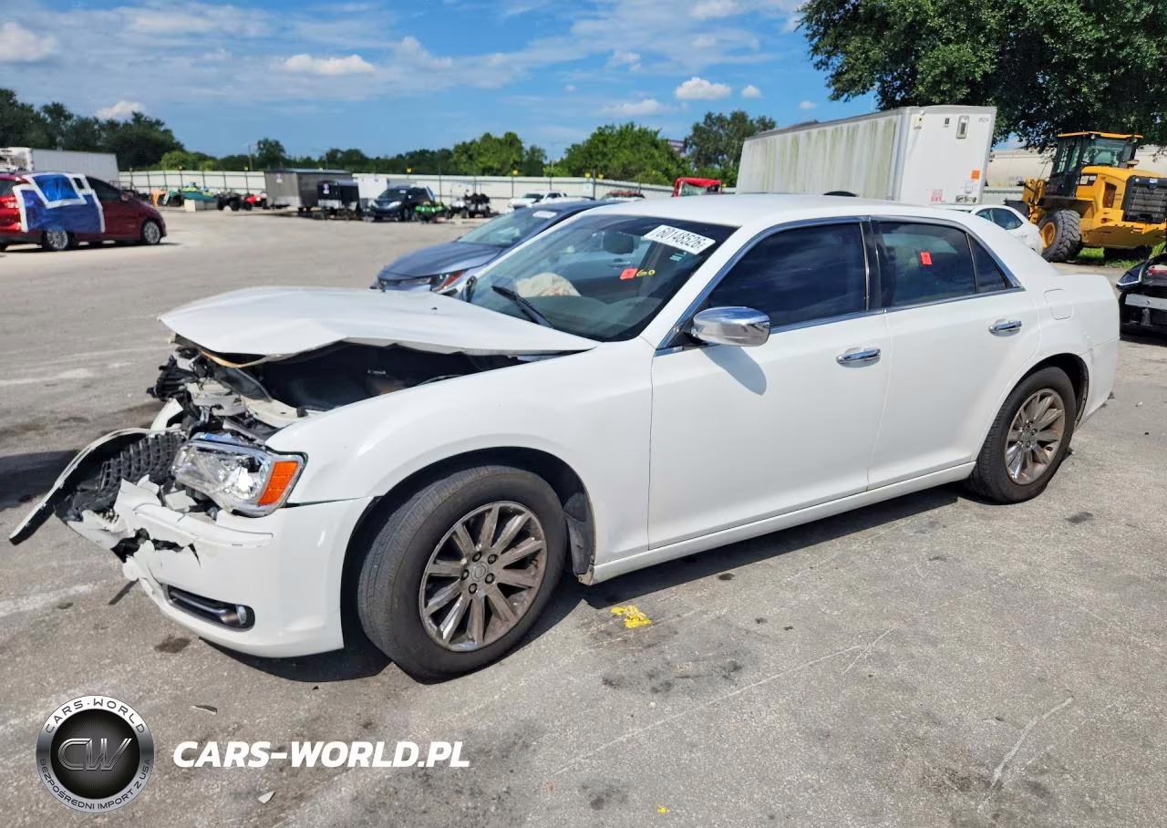 2013 Chrysler 300C VIN:2C3CCAEG4DH620842 - 1