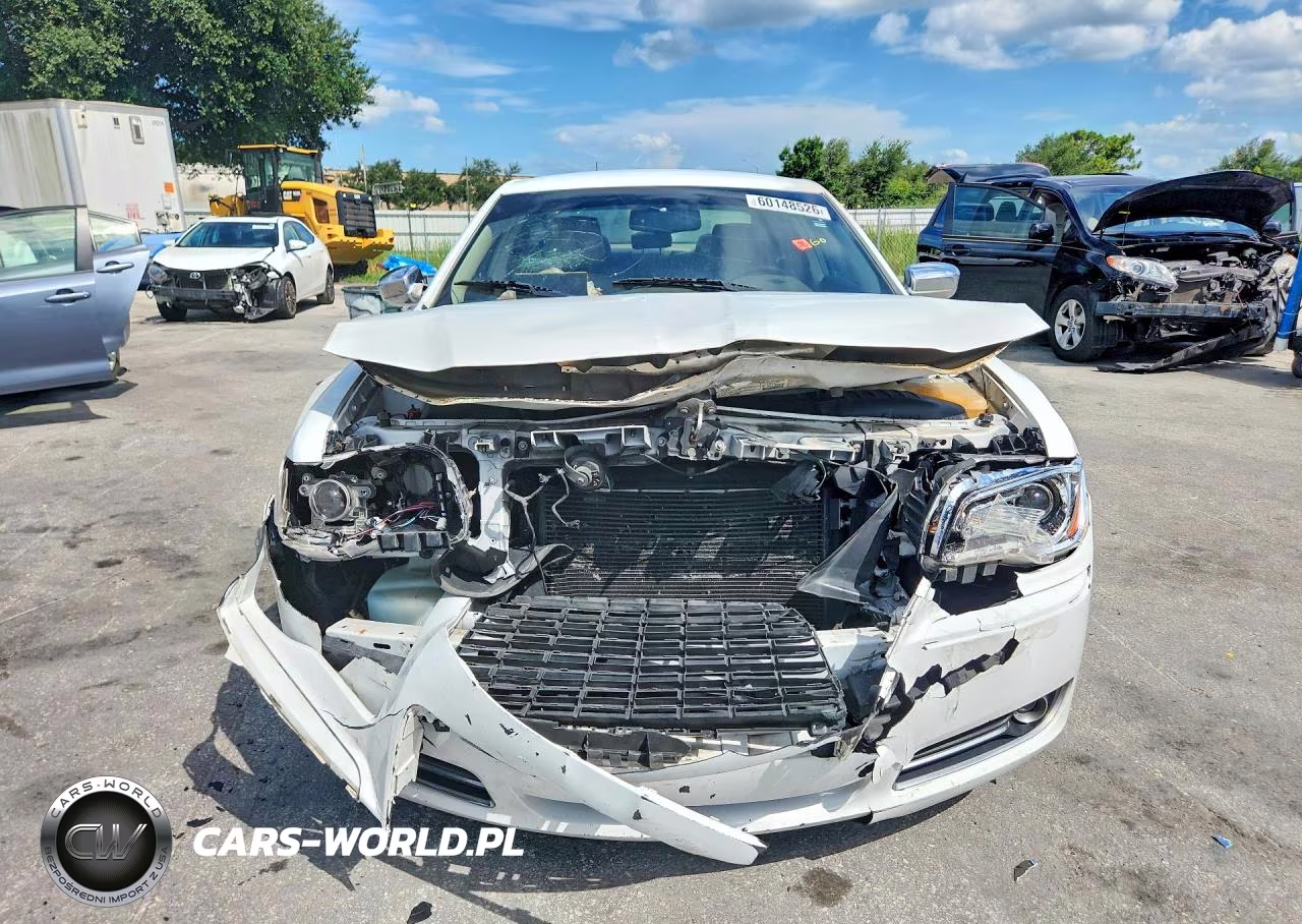 2013 Chrysler 300C VIN:2C3CCAEG4DH620842 - 5