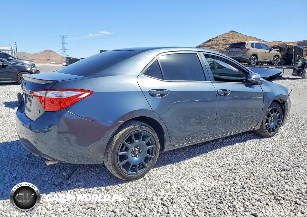 2015 Toyota Corolla S Plus VIN:5YFBURHE7FP308234 - 3