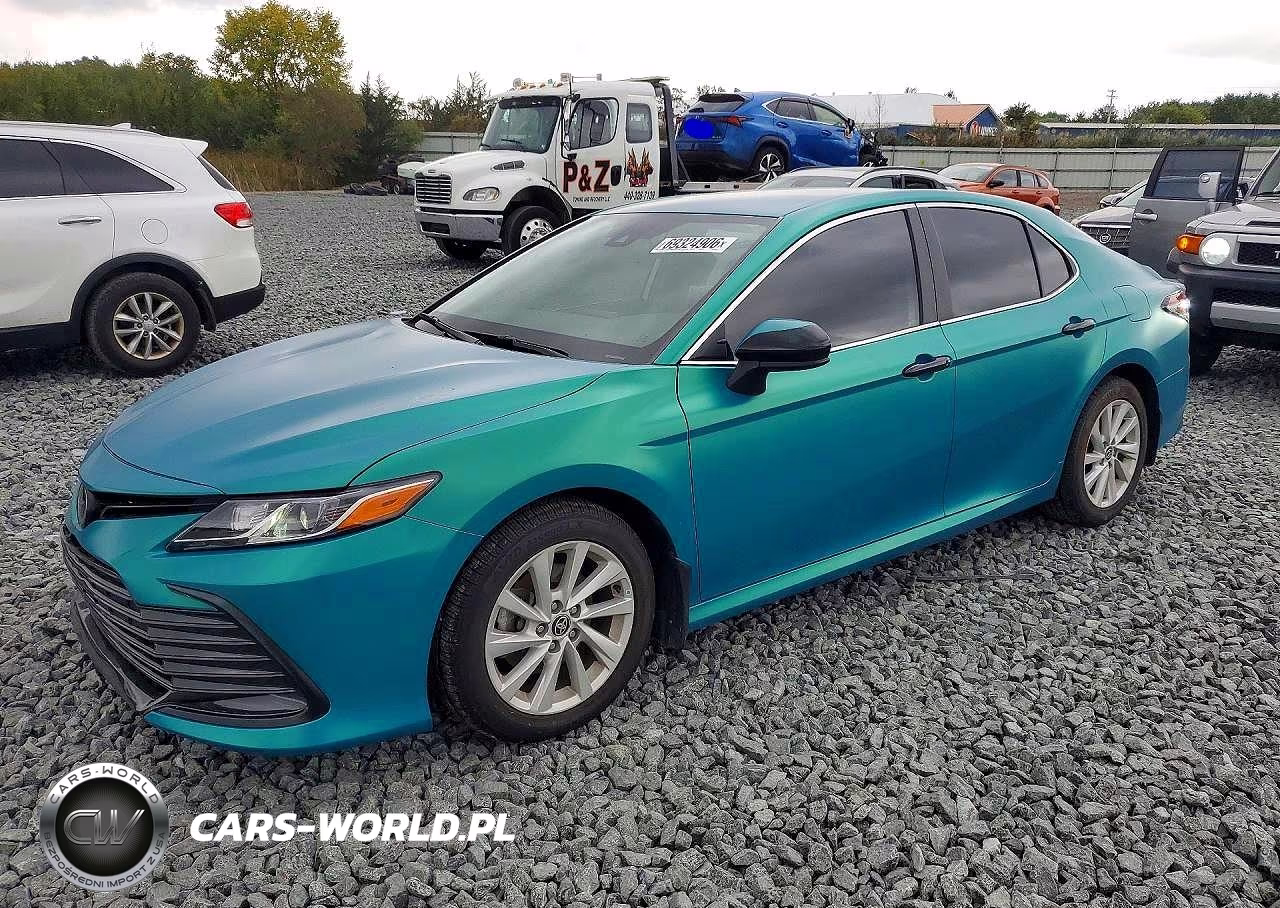 2022 Toyota Camry Le – zdjęcie 1 z 12