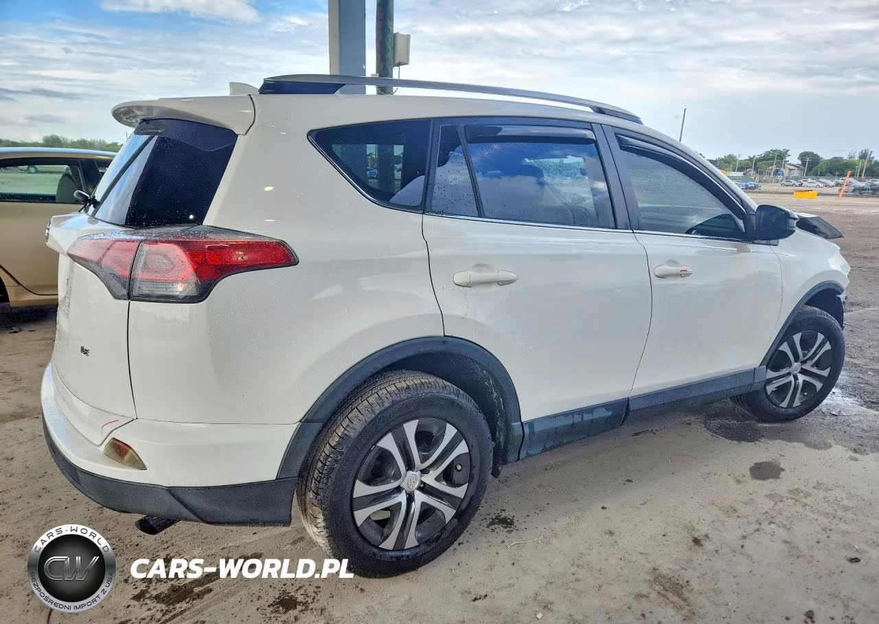 2017 Toyota Rav4 Le VIN:JTMZFREV2HJ714314 - 3