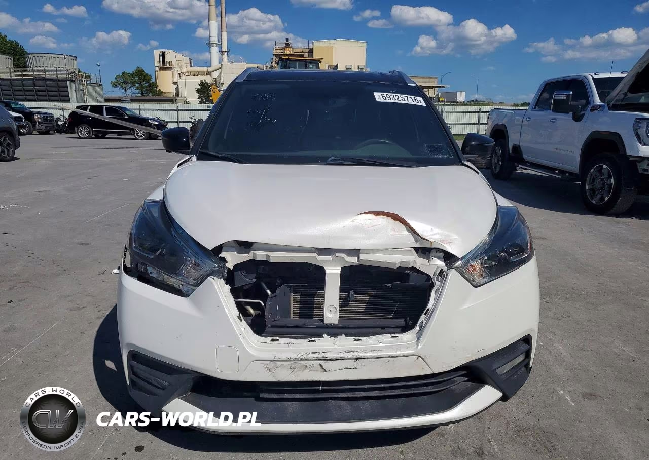 2019 Nissan Kicks Sr VIN:3N1CP5CUXKL569628 - 5