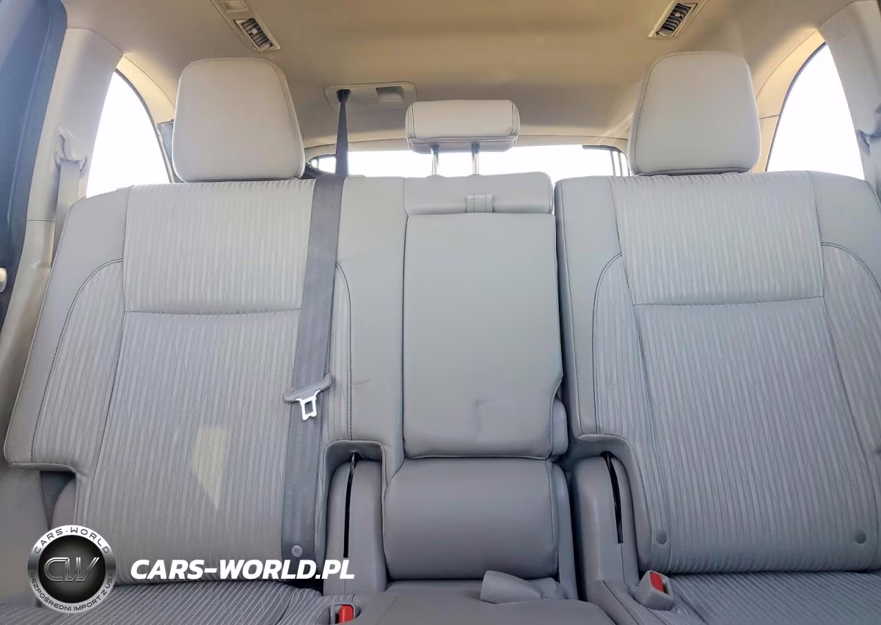 2015 Toyota Highlander Le Plus VIN:5TDZKRFH4FS070061 - 10