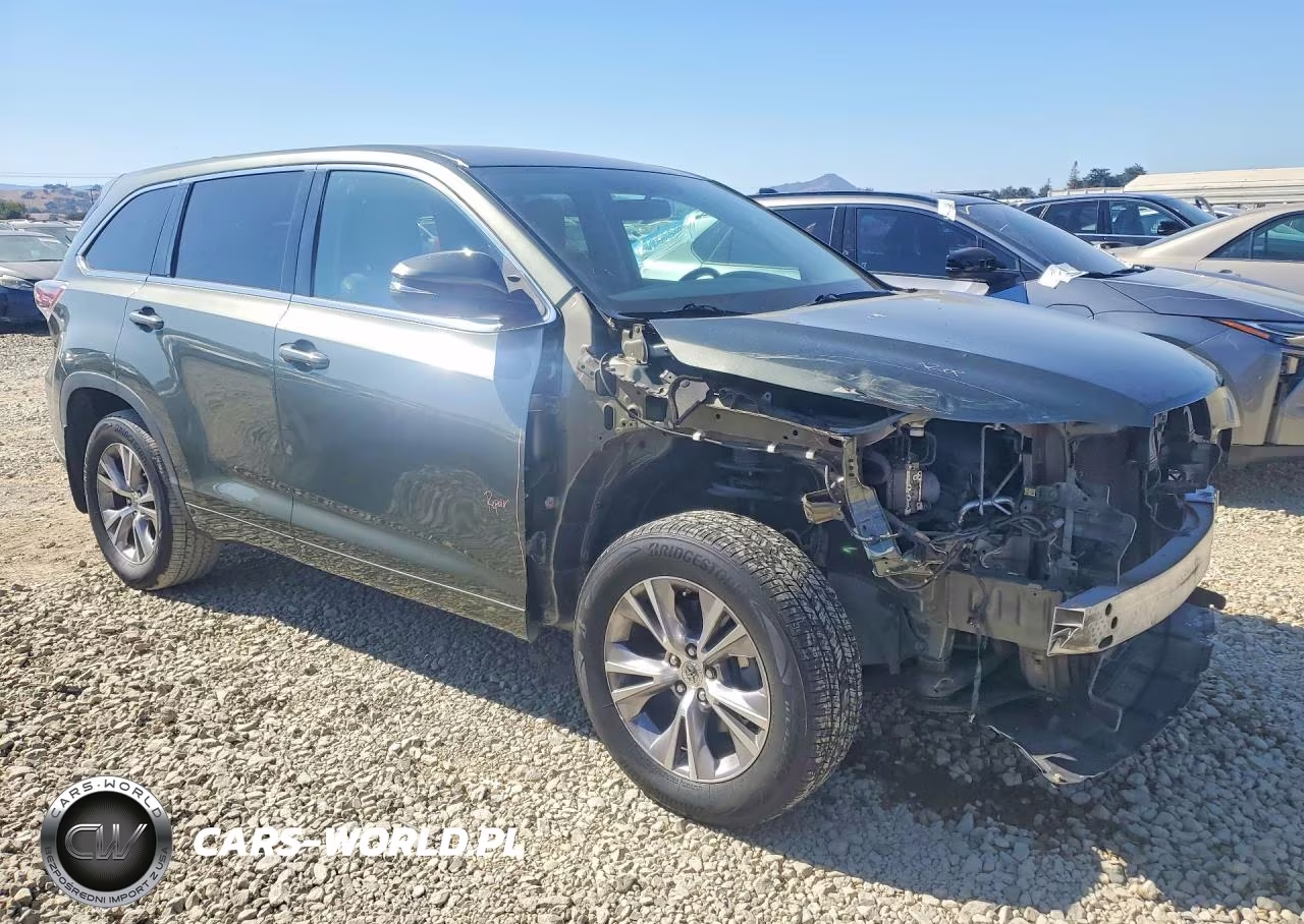 2015 Toyota Highlander Le Plus VIN:5TDZKRFH4FS070061 - 4