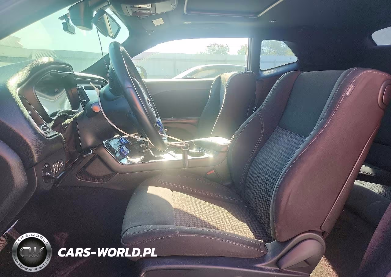 2019 Dodge Challenger Sxt VIN:2C3CDZGG1KH529680 - 7