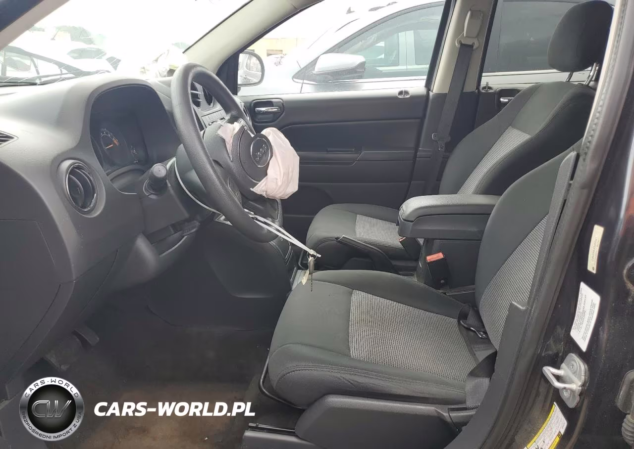 2014 Jeep Compass Sport VIN:1C4NJDBB3ED592521 - 7