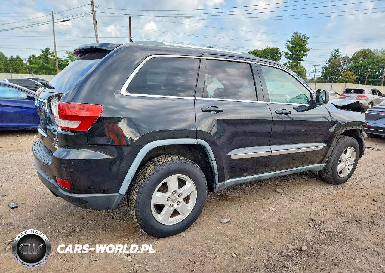 2011 Jeep Grand Cherokee Laredo VIN:1J4RR4GG0BC589957 - 3