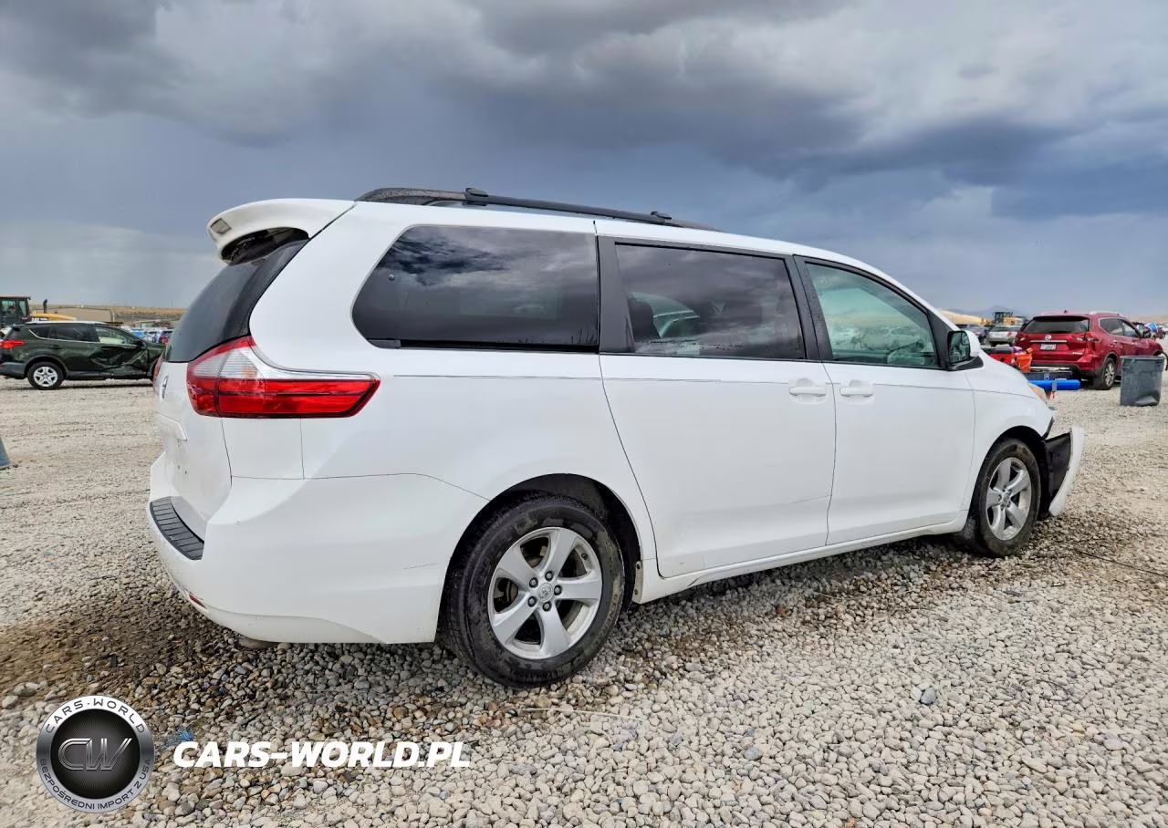 2015 Toyota Sienna Le VIN:5TDKK3DC3FS621229 - 3