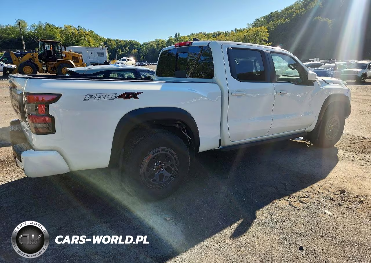 2025 Nissan Frontier Pro-4X VIN:1N6ED1FKXSN638140 - 3