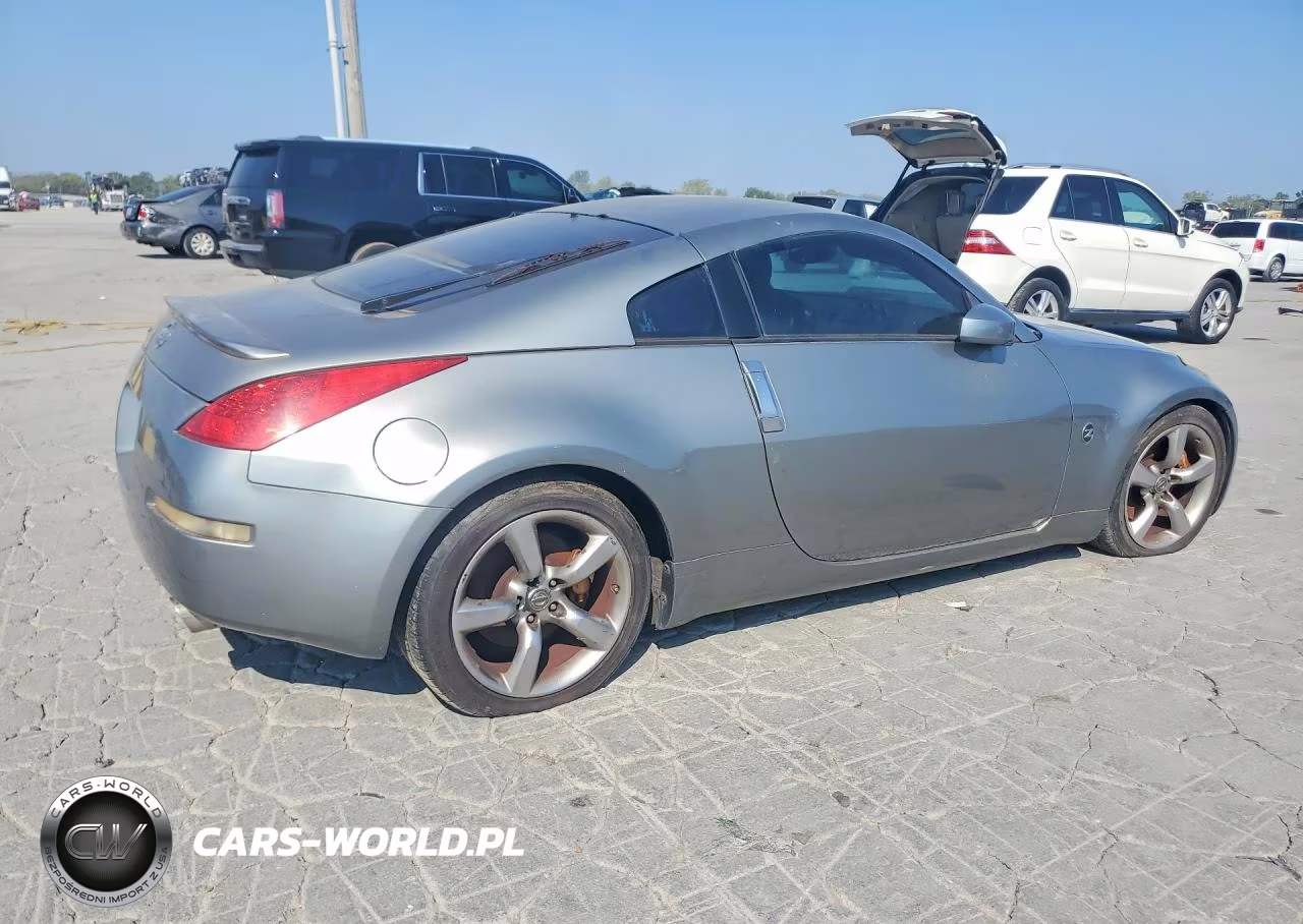 2005 Nissan 350Z Coupe VIN:JN1AZ34D25M606590 - 3