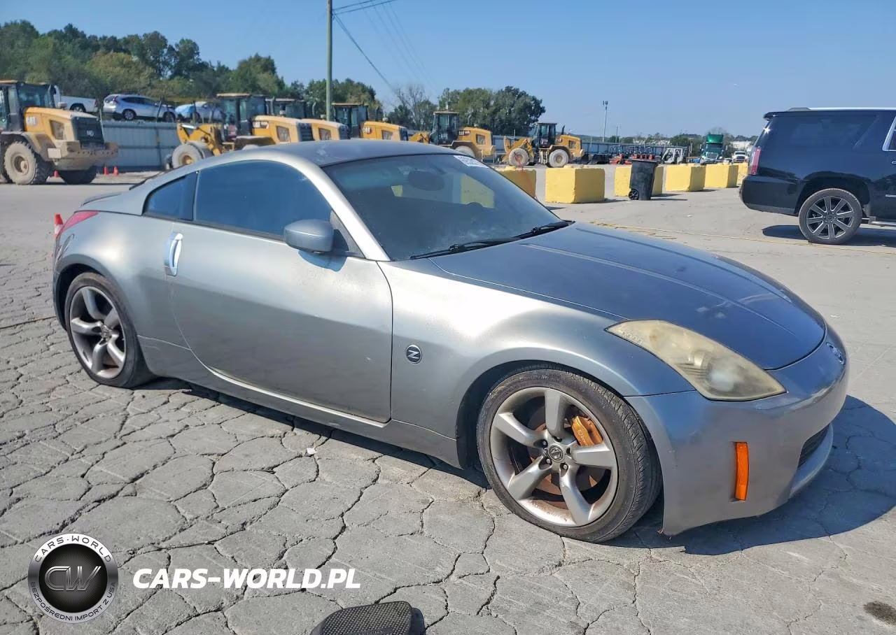 2005 Nissan 350Z Coupe VIN:JN1AZ34D25M606590 - 4