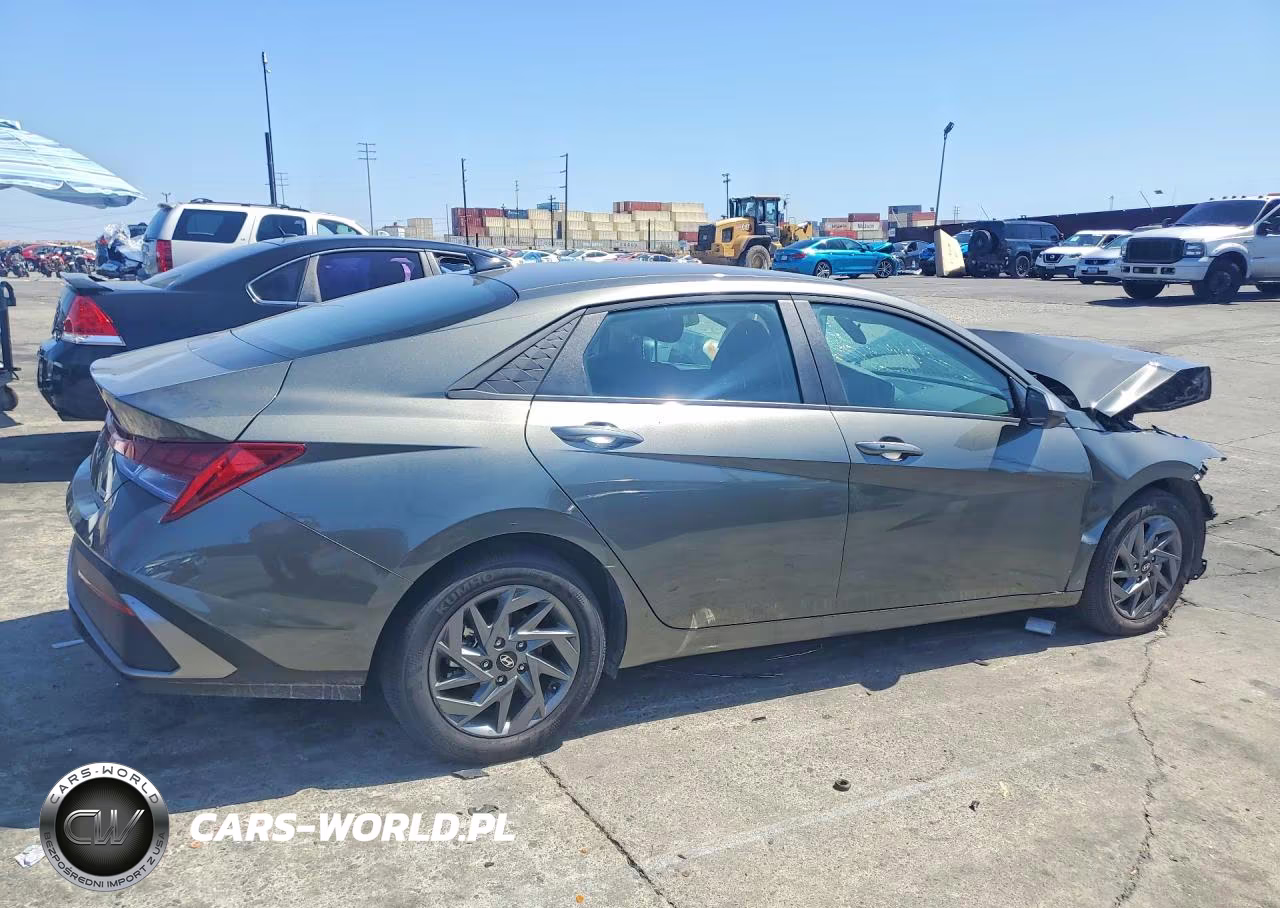 2026 Hyundai Elantra Hybrid Blue VIN:KMHLM4DJ8TU184138 - 3