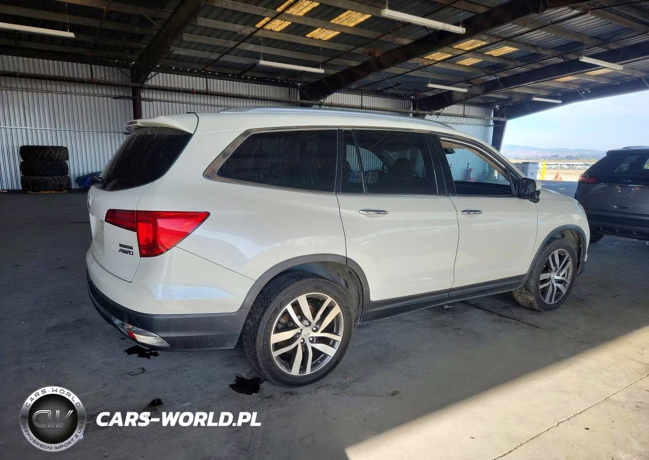 2017 Honda Pilot Touring VIN:5FNYF6H94HB003262 - 3