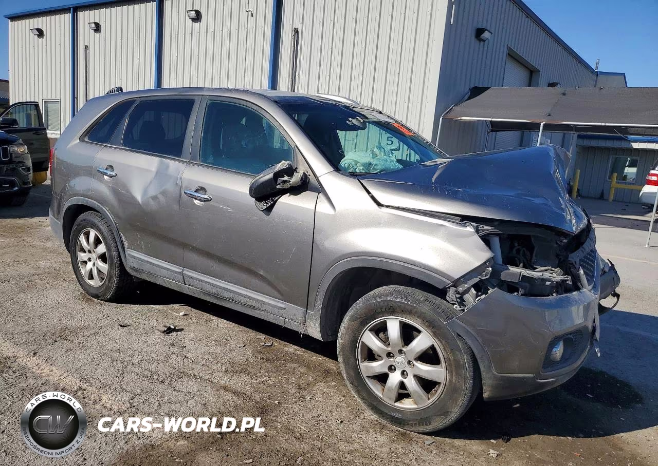2011 Kia Sorento Lx VIN:5XYKT3A18BG041854 - 4