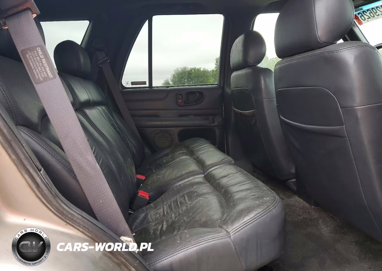 1999 Chevrolet Blazer VIN:1GNDT13W8X2156761 - 11