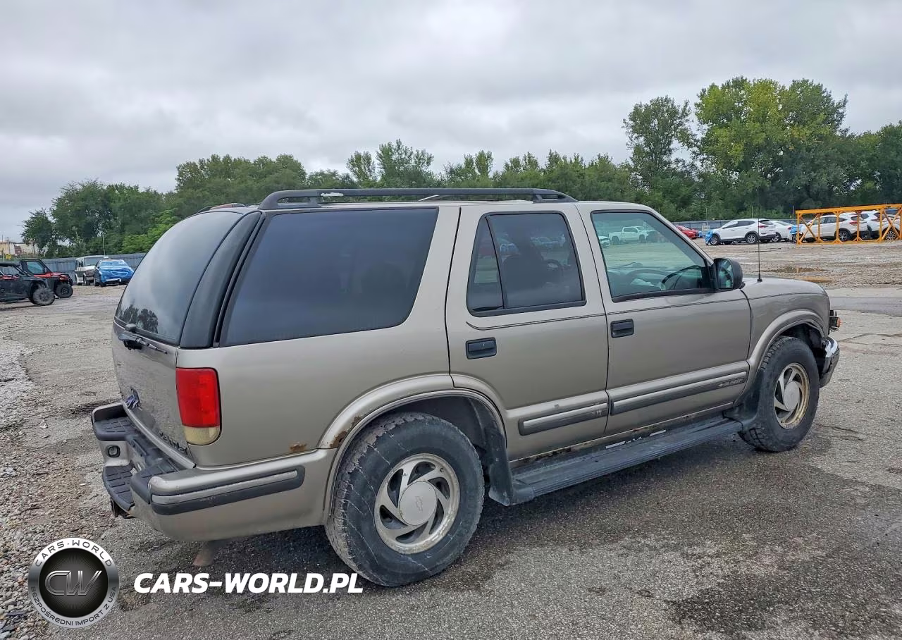 1999 Chevrolet Blazer VIN:1GNDT13W8X2156761 - 3