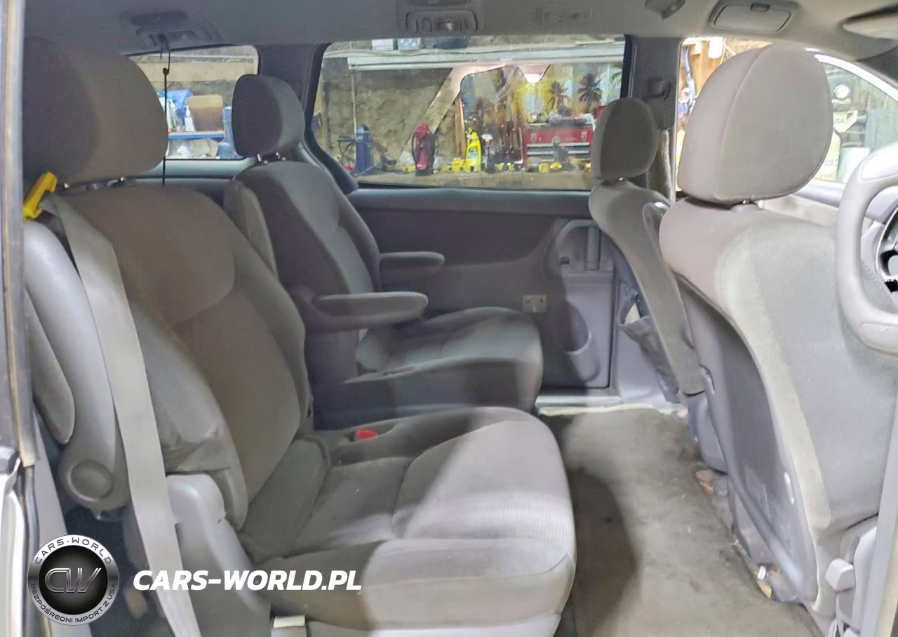 2004 Toyota Sienna Le VIN:5TDBA23CX4S008116 - 11