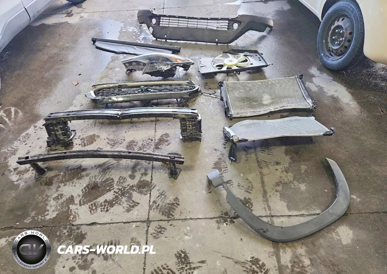 2022 Toyota Corolla Cross Xle VIN:7MUDAABG8NV005052 - 12