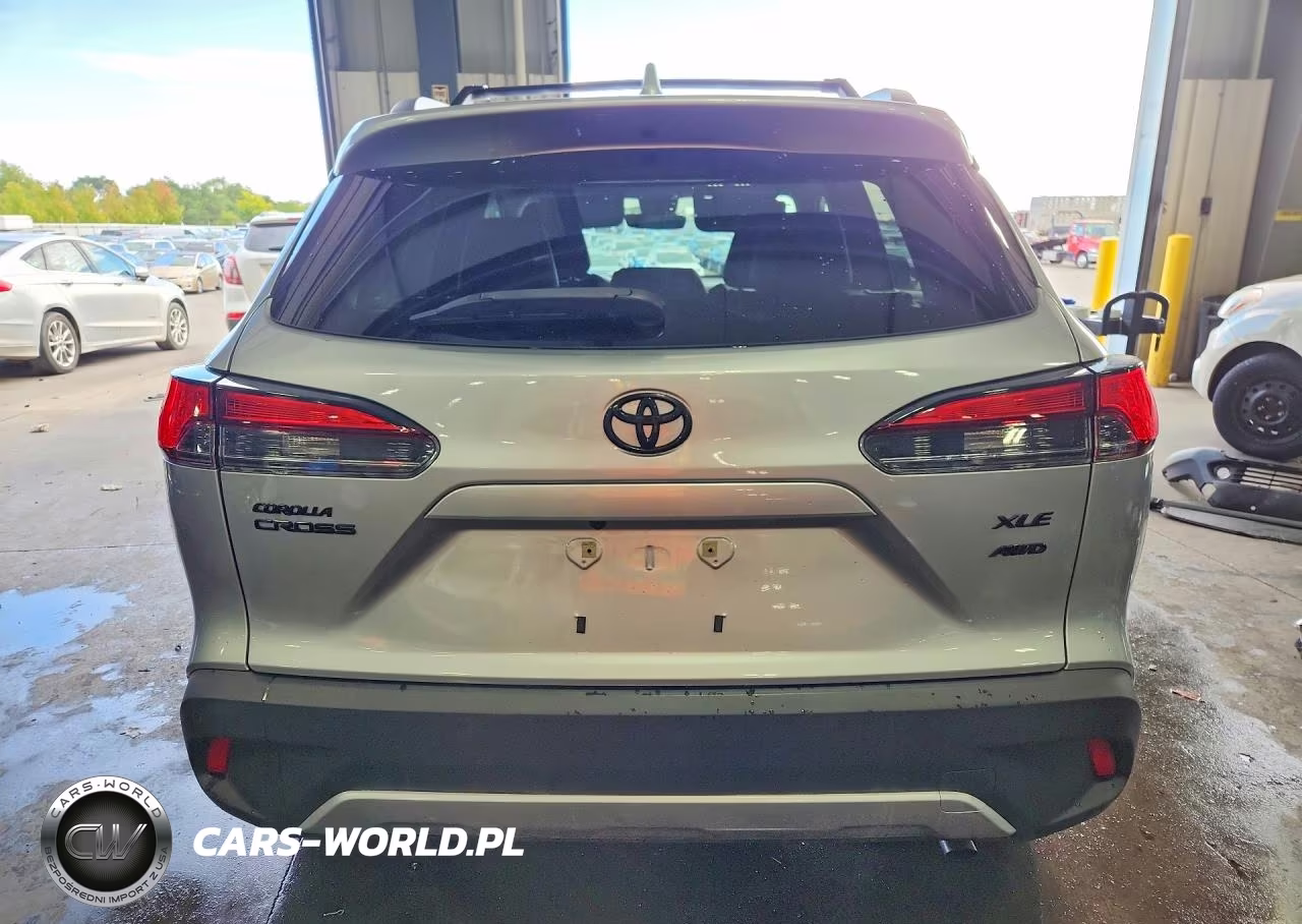 2022 Toyota Corolla Cross Xle VIN:7MUDAABG8NV005052 - 6