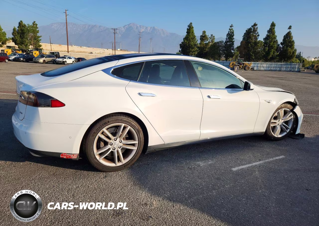 2016 Tesla Model S VIN:5YJSA1E27GF125837 - 3