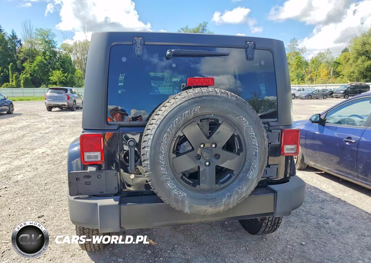 2012 Jeep Wrangler Unlimited Sahara VIN:1C4BJWEG1CL279766 - 6