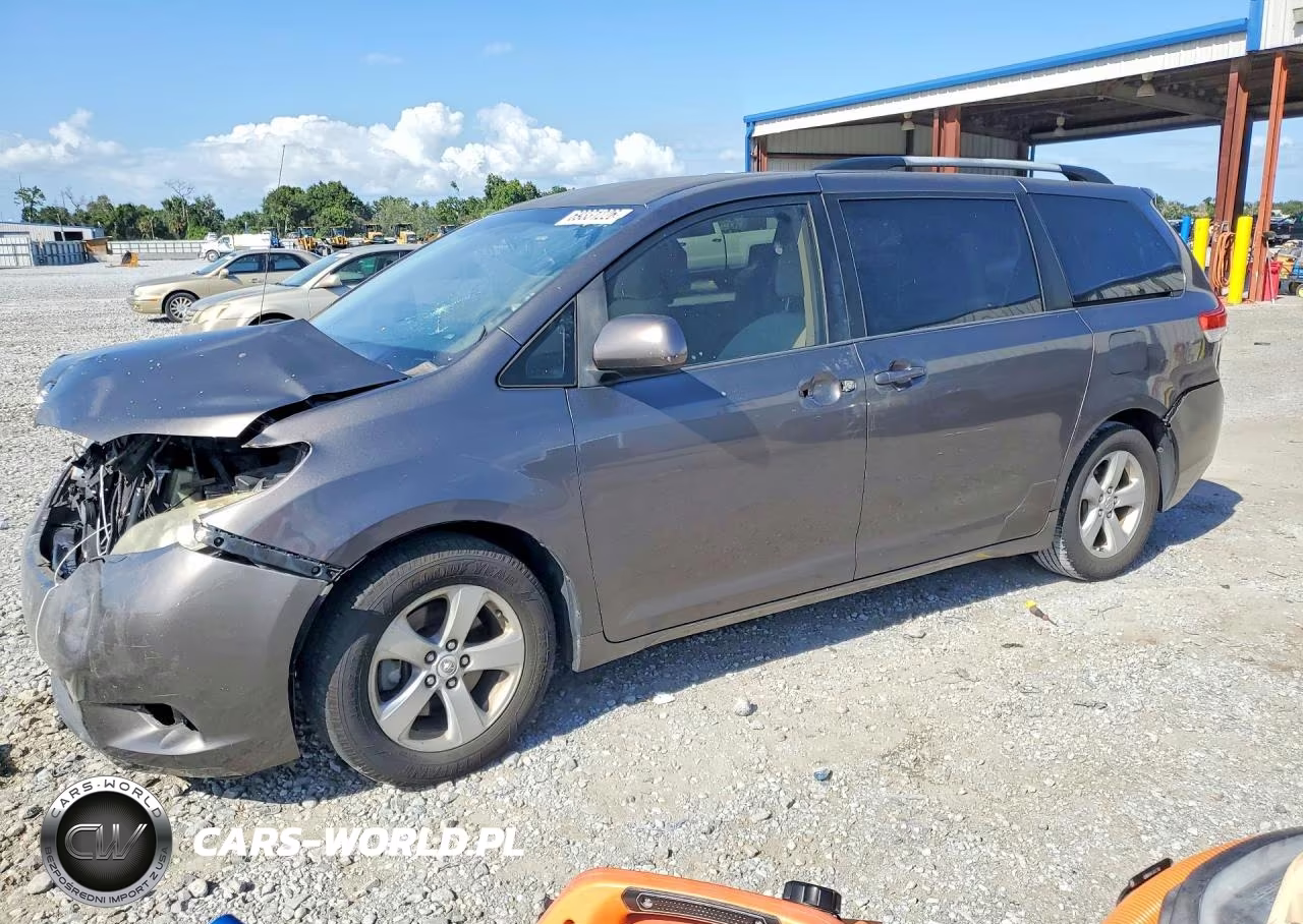 2013 Toyota Sienna Le VIN:5TDKK3DC1DS294603 - 1