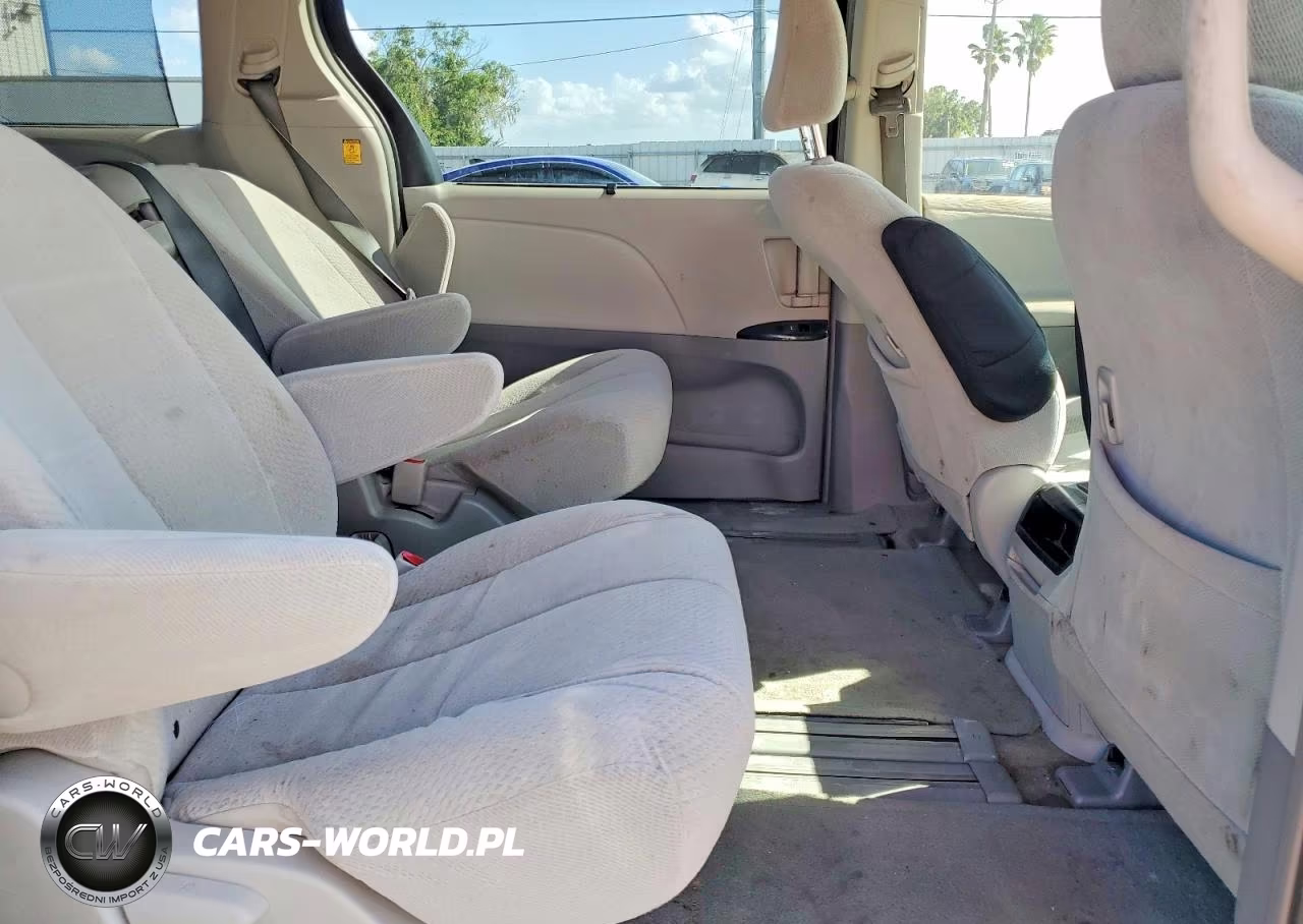2013 Toyota Sienna Le VIN:5TDKK3DC1DS294603 - 11