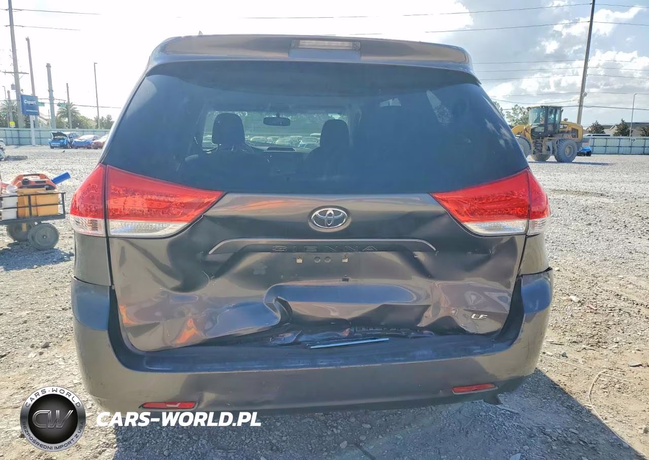 2013 Toyota Sienna Le VIN:5TDKK3DC1DS294603 - 6