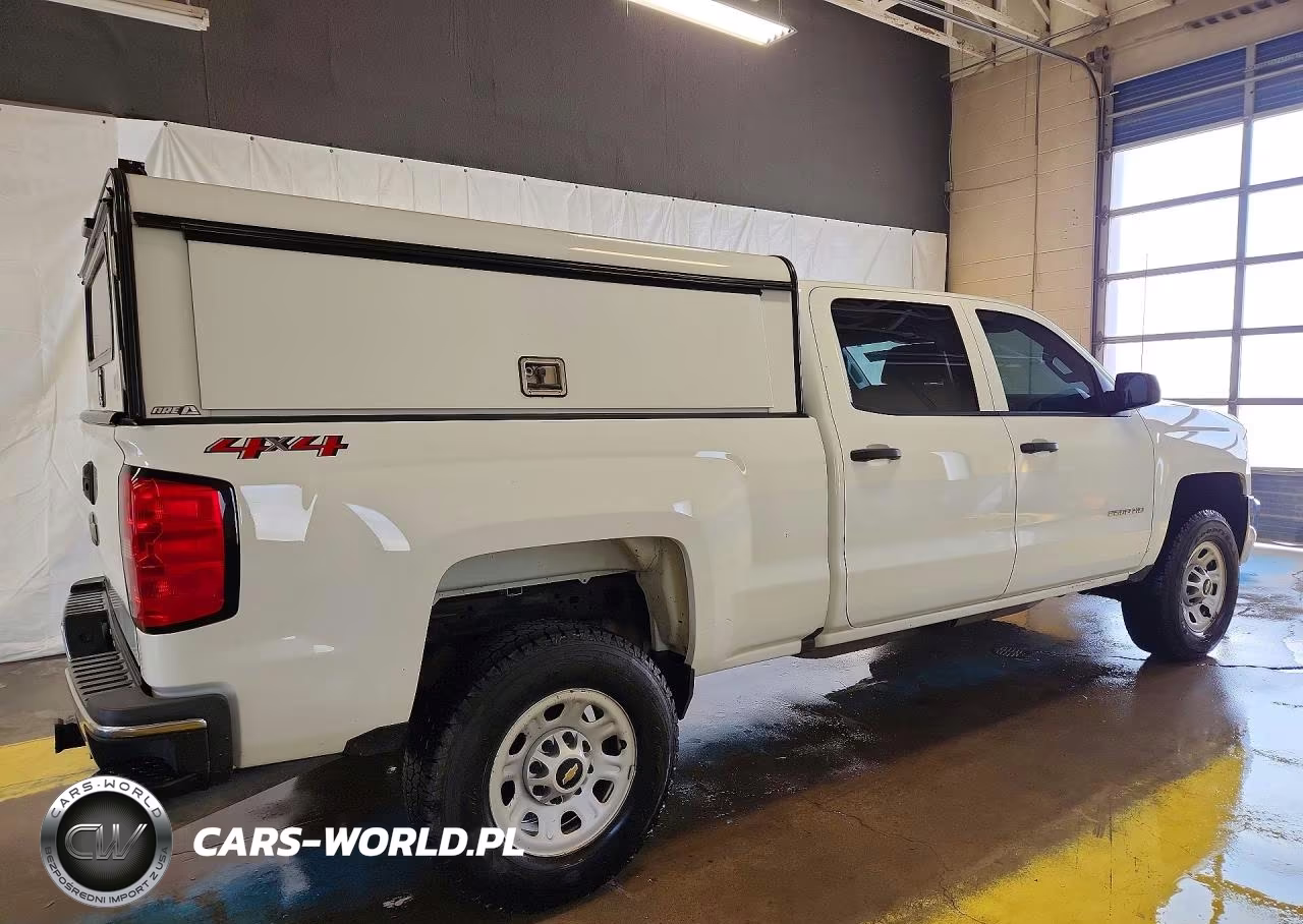 2018 Chevrolet Silverado K2500 Heavy Duty VIN:1GC1KUEG3JF270270 - 3