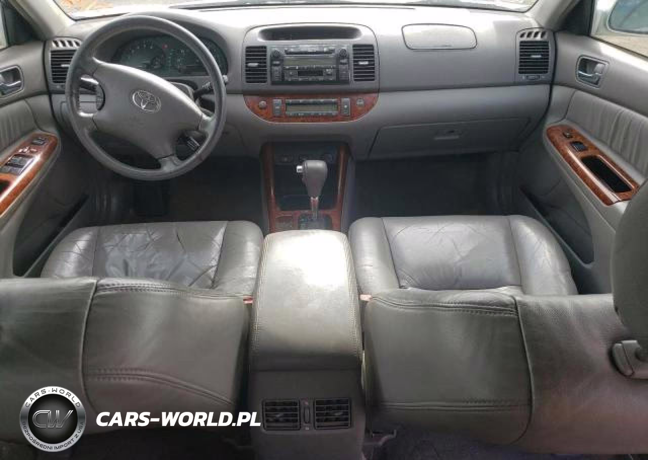 2002 Toyota Camry Le VIN:JTDBF30KX20001377 - 8