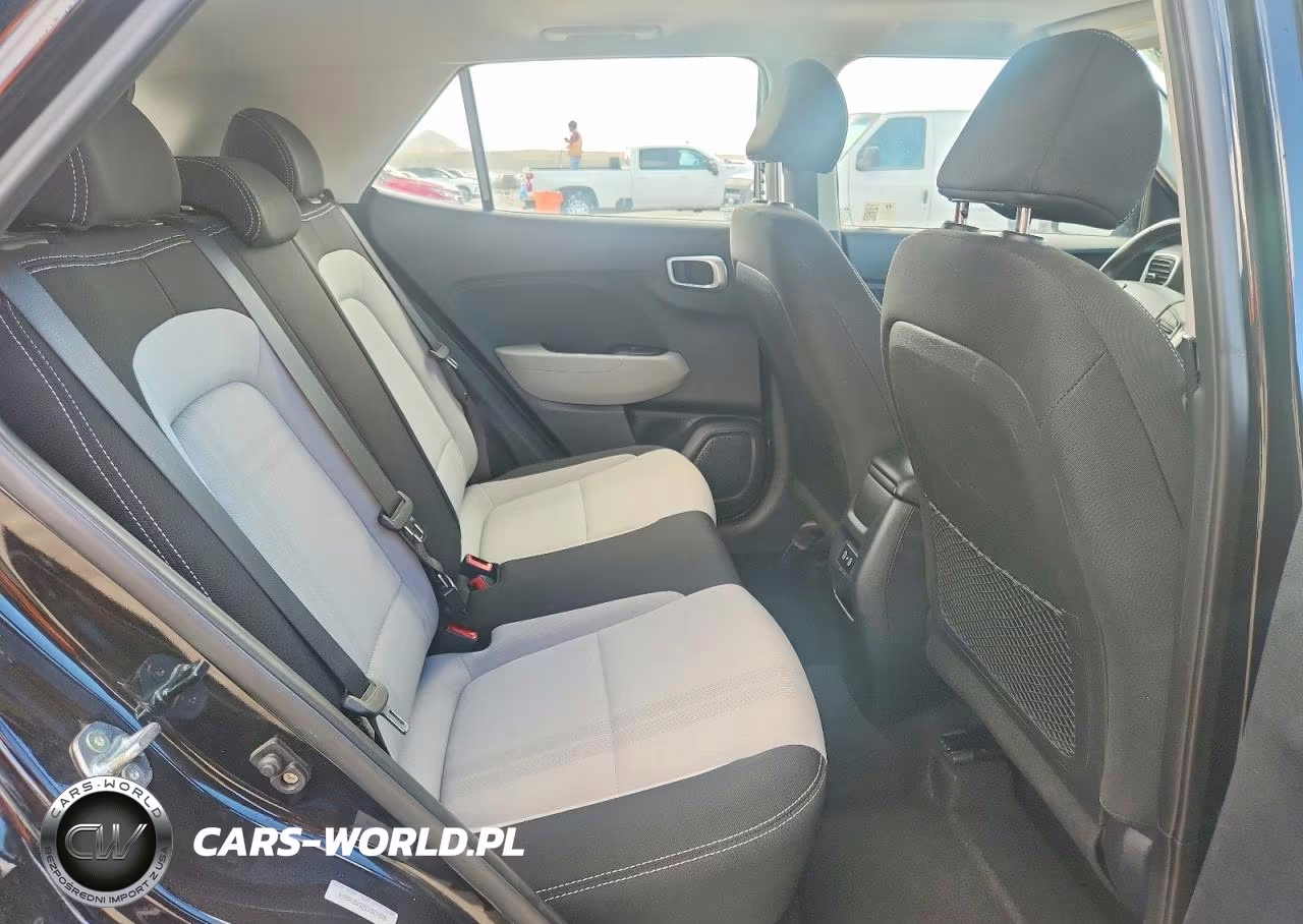 2025 Hyundai Venue Sel VIN:KMHRC8A32SU367978 - 11