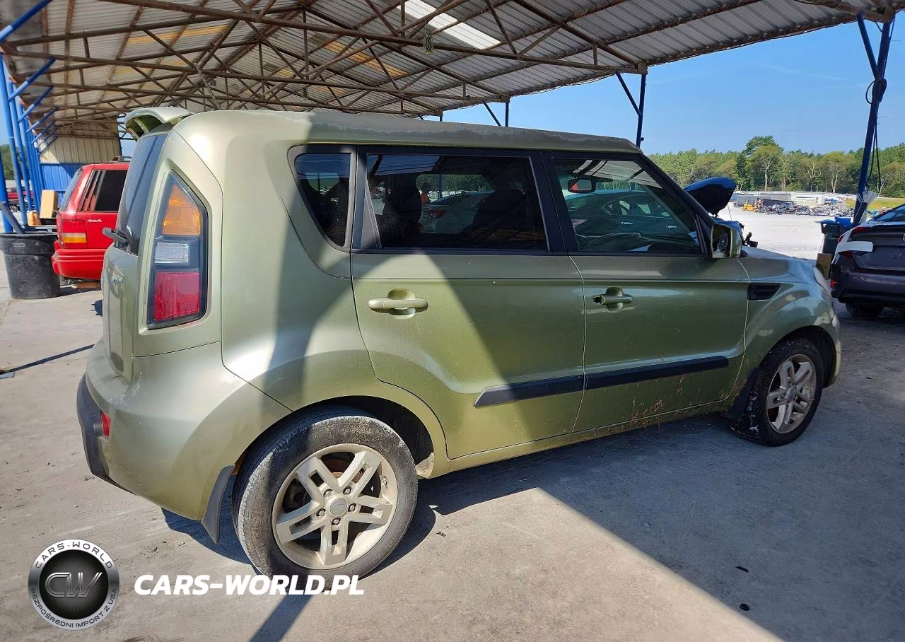 2011 Kia Soul + VIN:KNDJT2A24B7255204 - 3