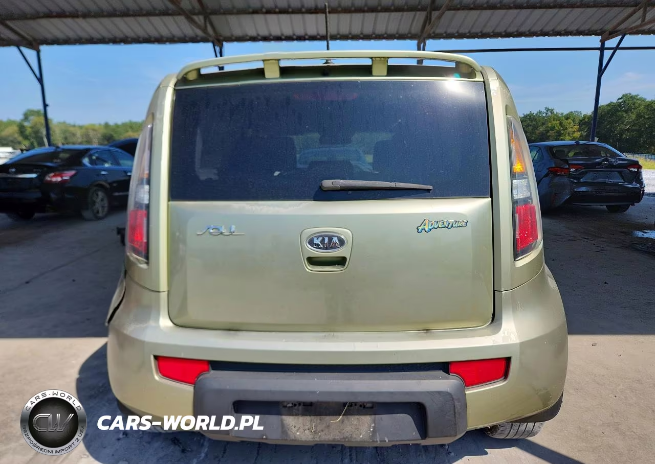 2011 Kia Soul + VIN:KNDJT2A24B7255204 - 6