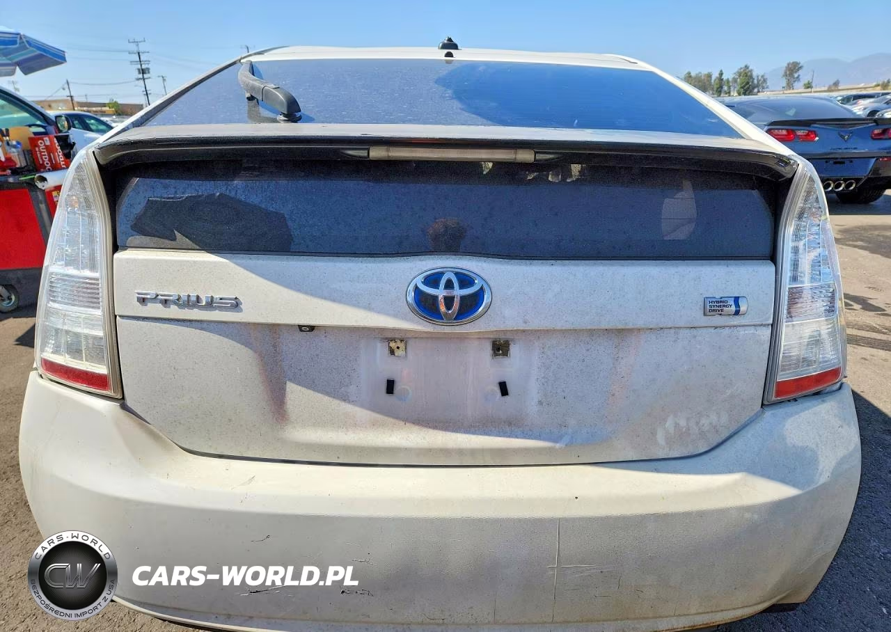 2011 Toyota Prius Three VIN:JTDKN3DU2B0258824 - 6