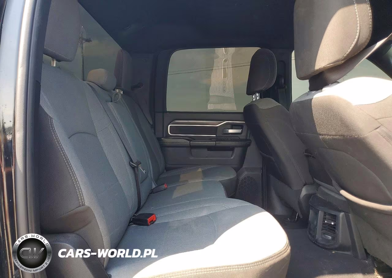 2024 Ram 2500 Big Horn VIN:3C6UR5DL4RG338557 - 10