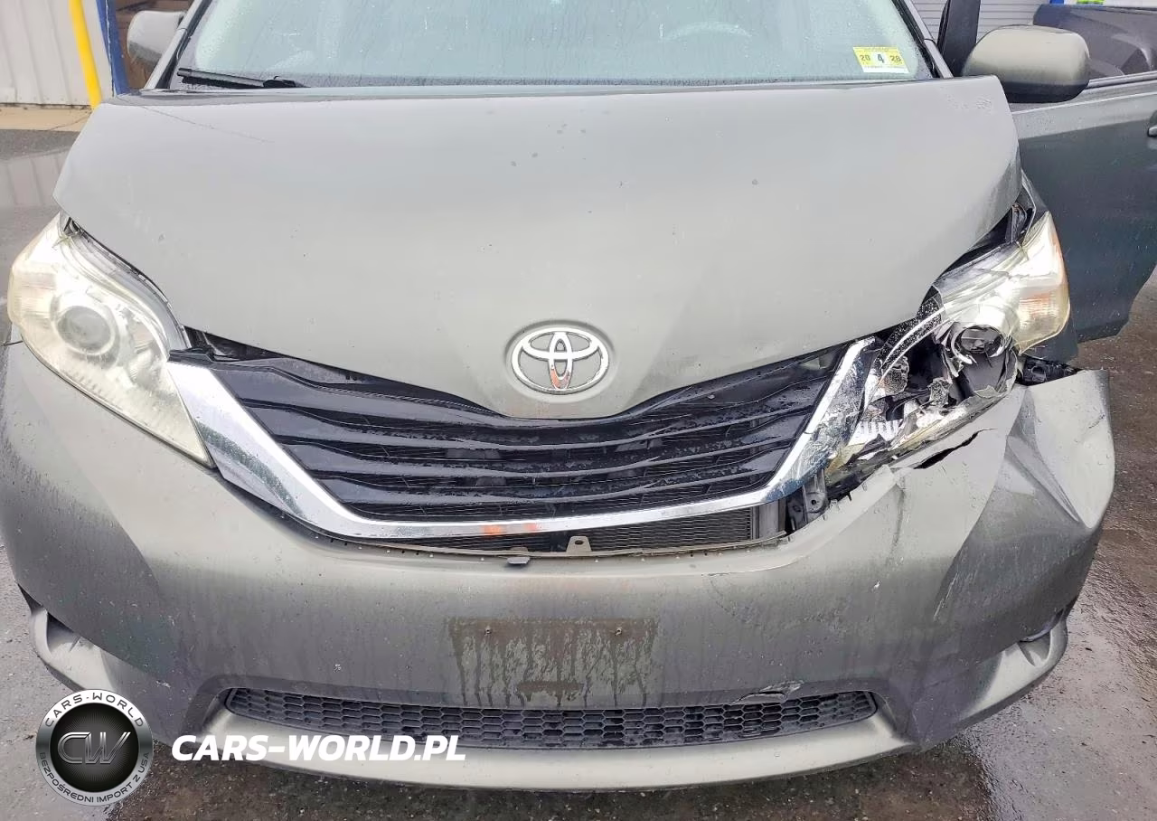 2011 Toyota Sienna Le VIN:5TDKK3DC2BS086002 - 12