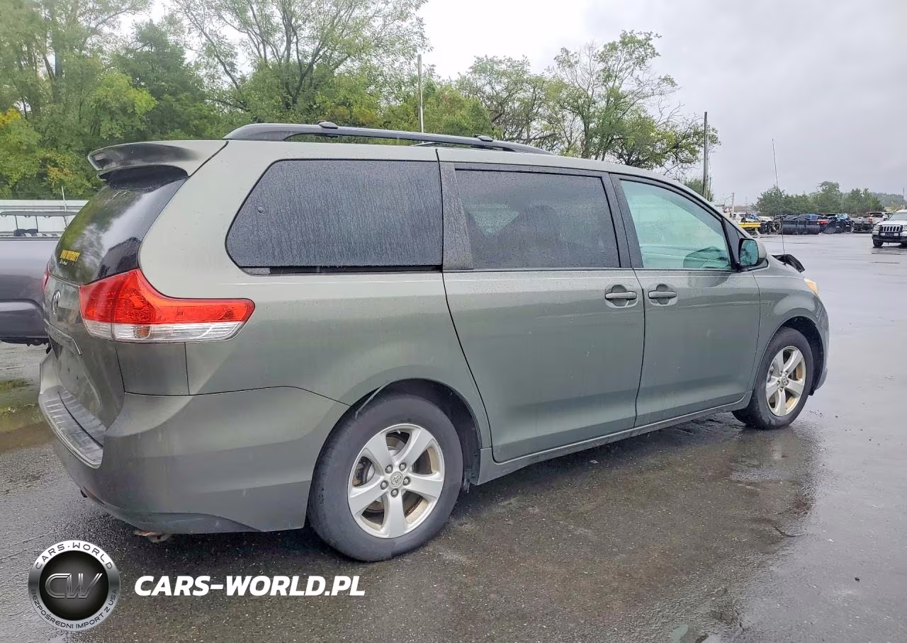 2011 Toyota Sienna Le VIN:5TDKK3DC2BS086002 - 3