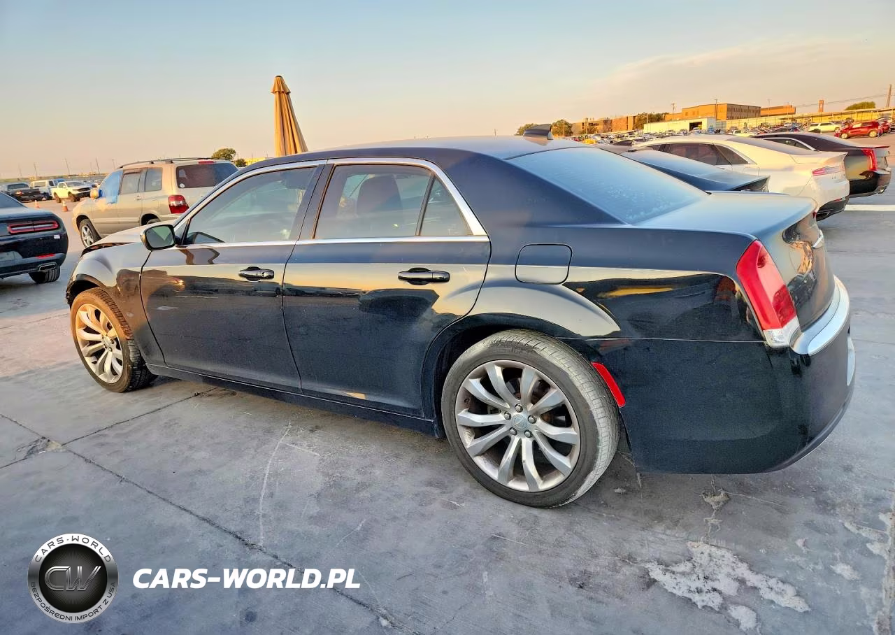 2019 Chrysler 300 VIN:2C3CCAAG9KH661180 - 2