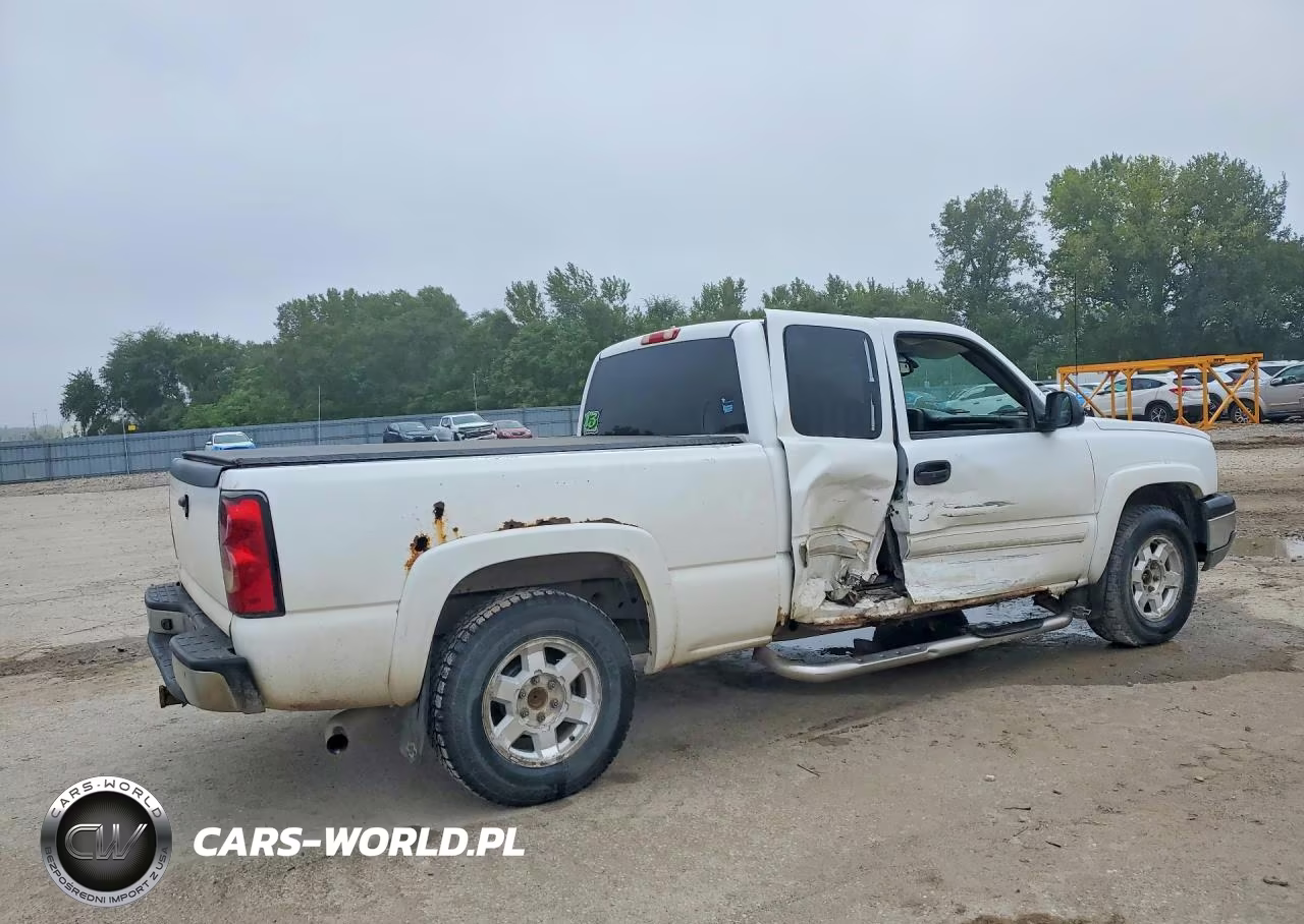 2004 Chevrolet Silverado K1500 VIN:1GCEK19T14E202714 - 3