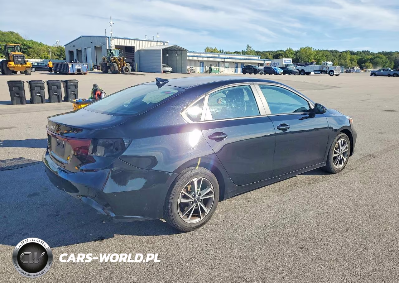 2023 Kia Forte Lxs VIN:3KPF24AD2PE653802 - 3