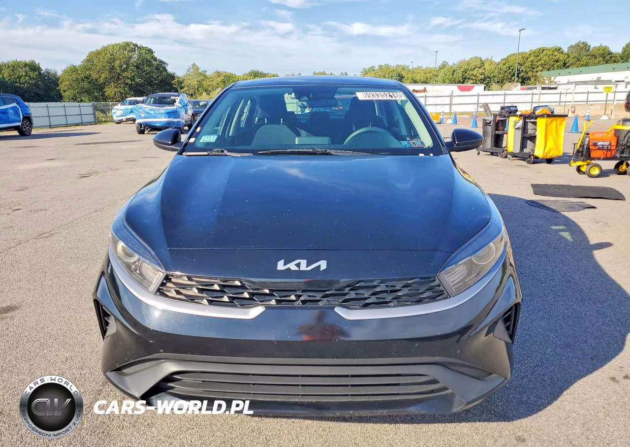 2023 Kia Forte Lxs VIN:3KPF24AD2PE653802 - 5
