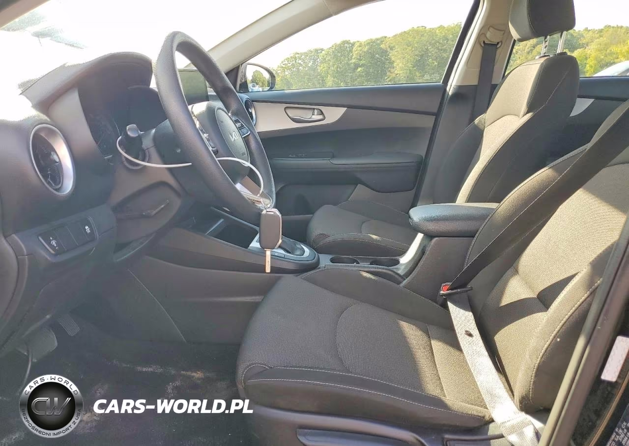 2023 Kia Forte Lxs VIN:3KPF24AD2PE653802 - 7