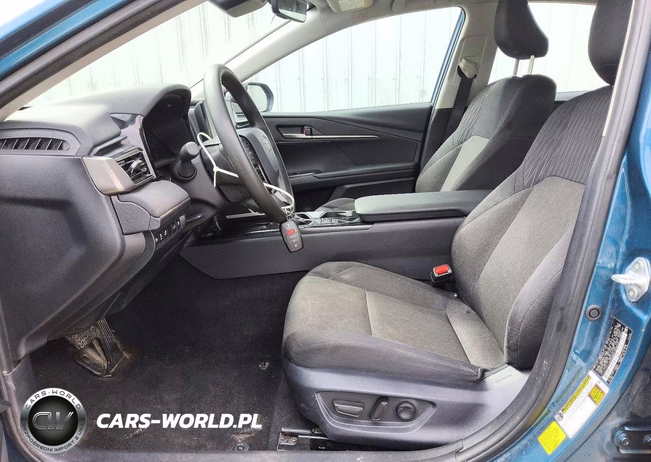 2026 Toyota Camry Le VIN:4T1DAACKXTU240442 - 7