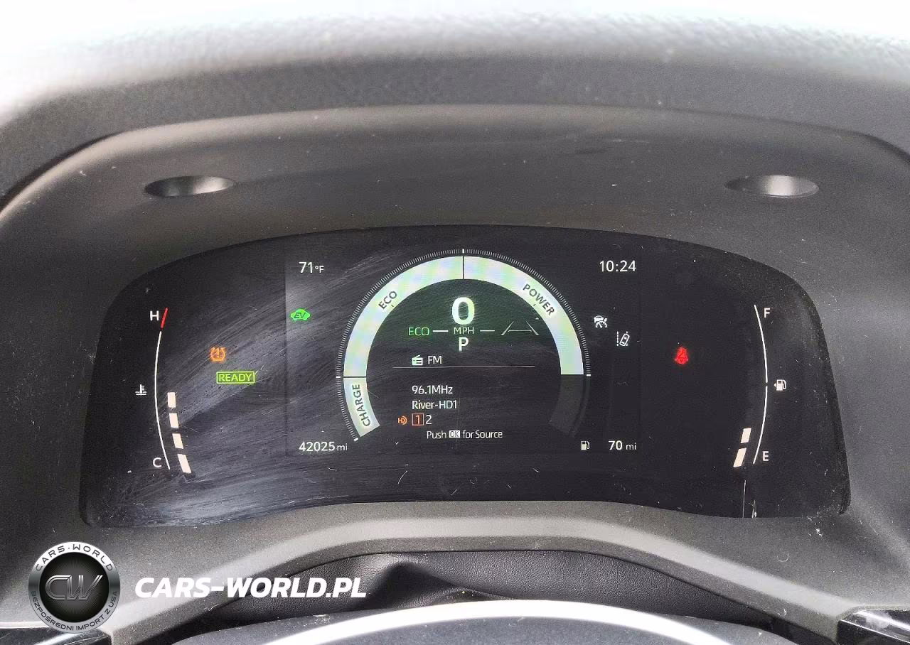 2026 Toyota Camry Le VIN:4T1DAACKXTU240442 - 9