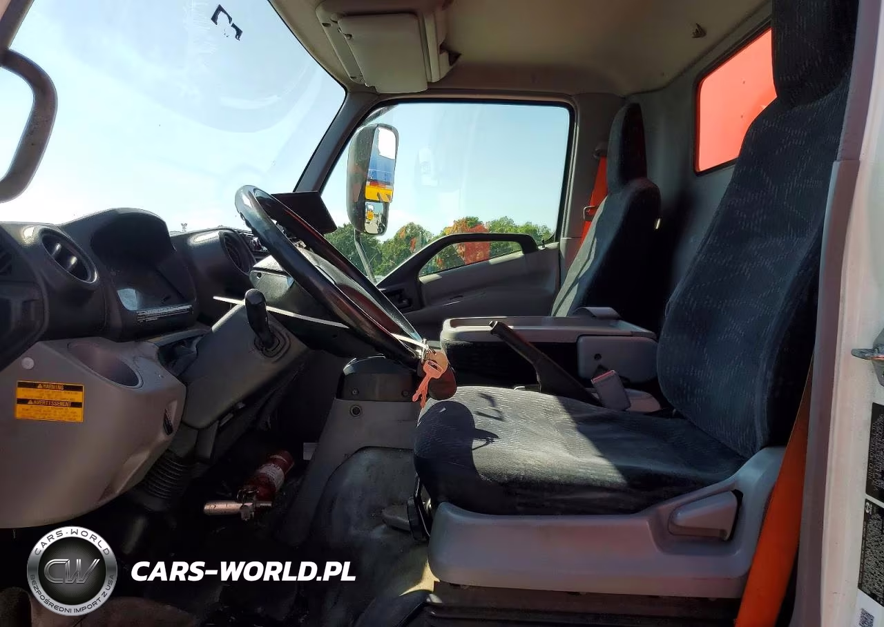 2017 Hino 195 Box Truck VIN:JHHSDM2H2HK005785 - 7
