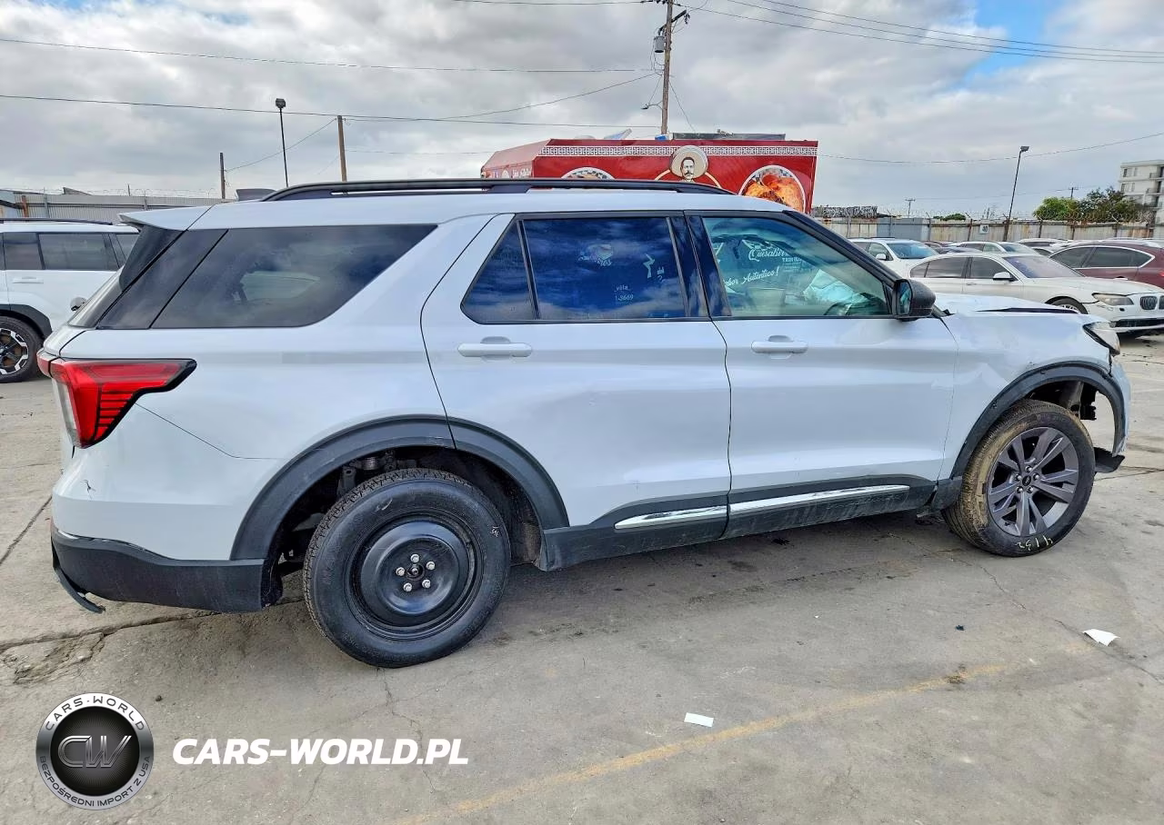 2025 Ford Explorer Active VIN:1FMUK8DH2SGC41901 - 3