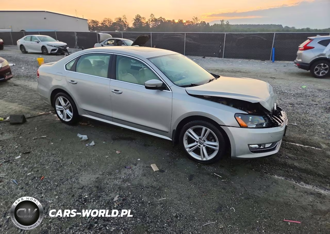 2014 Volkswagen Passat Sel VIN:1VWCN7A37EC080190 - 4